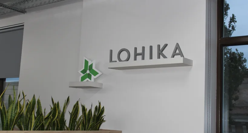 Ярко. Интеллектуально. Логично. Экскурсия Студентов детского курса в офис компании Lohika