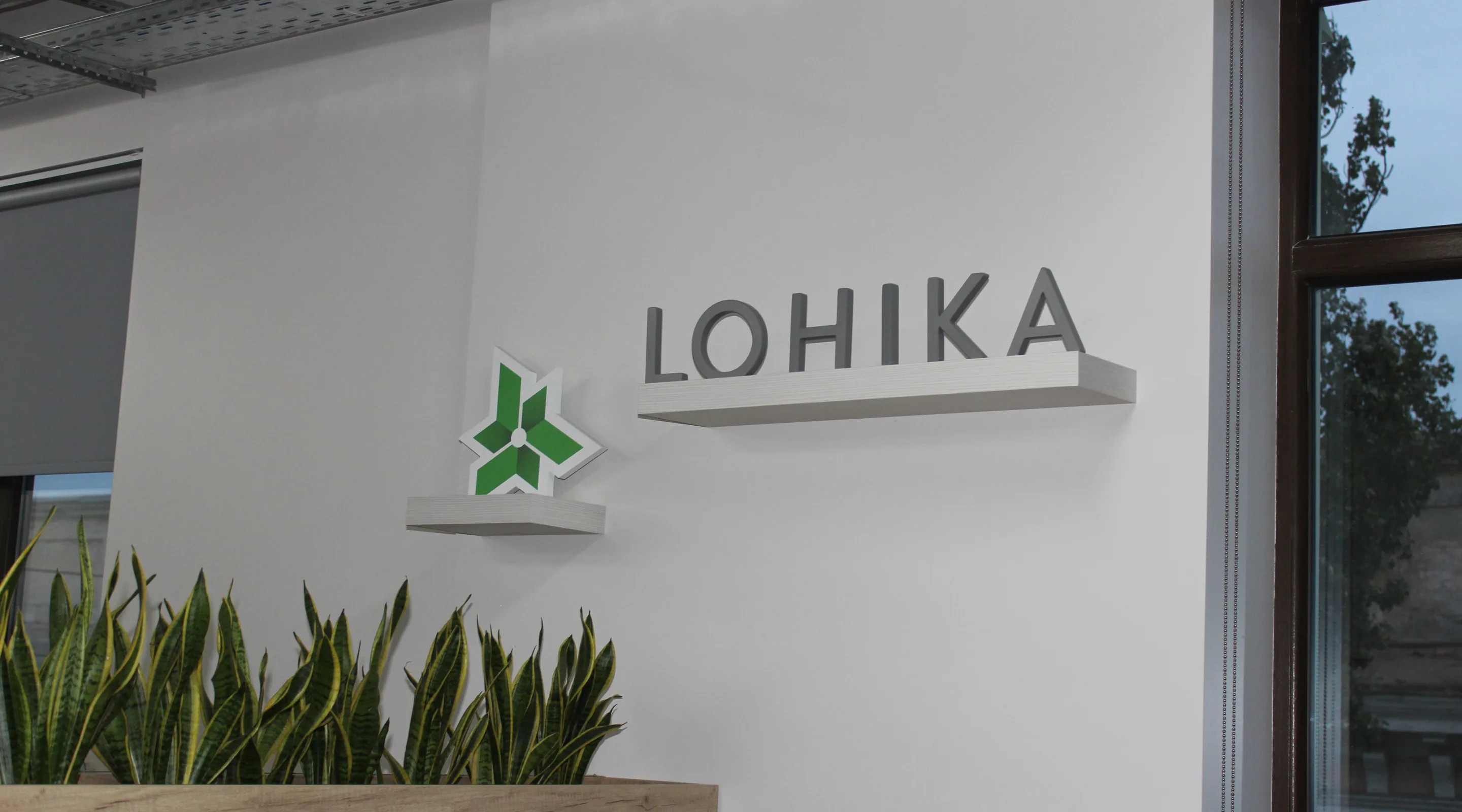 Ярко. Интеллектуально. Логично. Экскурсия Студентов детского курса в офис компании Lohika