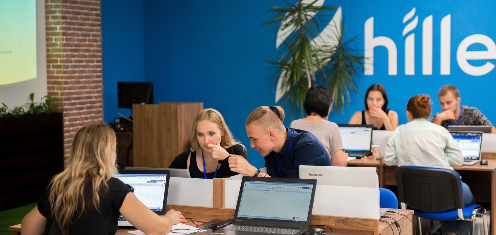 Работа с общественными организациями и благотворительными фондами