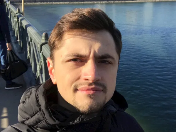 Артем Постол