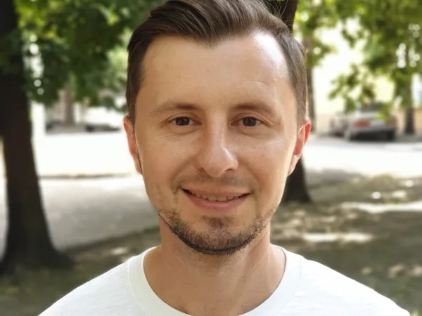 Олег Калюжний