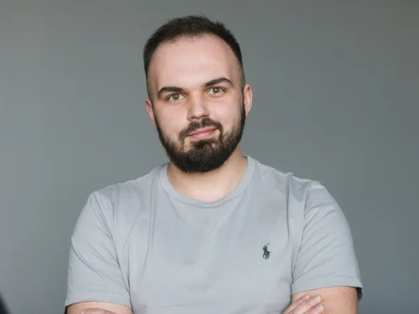 Микита Яблоко
