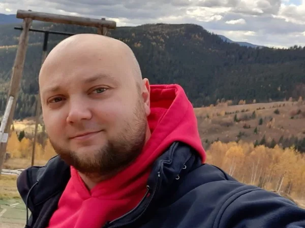 Олексій Толстоног